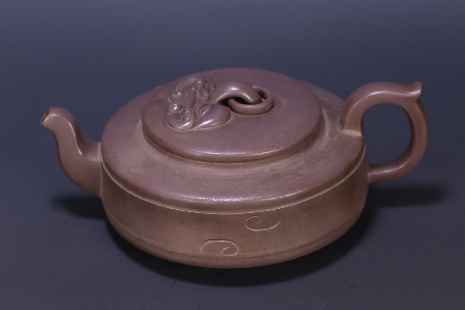 Xu Hantang Purple Clay Teapot: 17.6*12.4*6.8