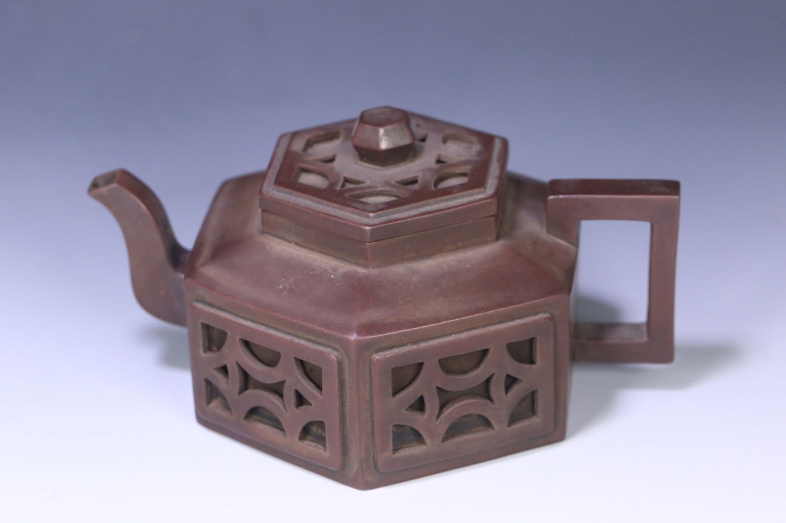 Chengyun Cong Purple Clay Teapot: 16.8*12.3*8.5
