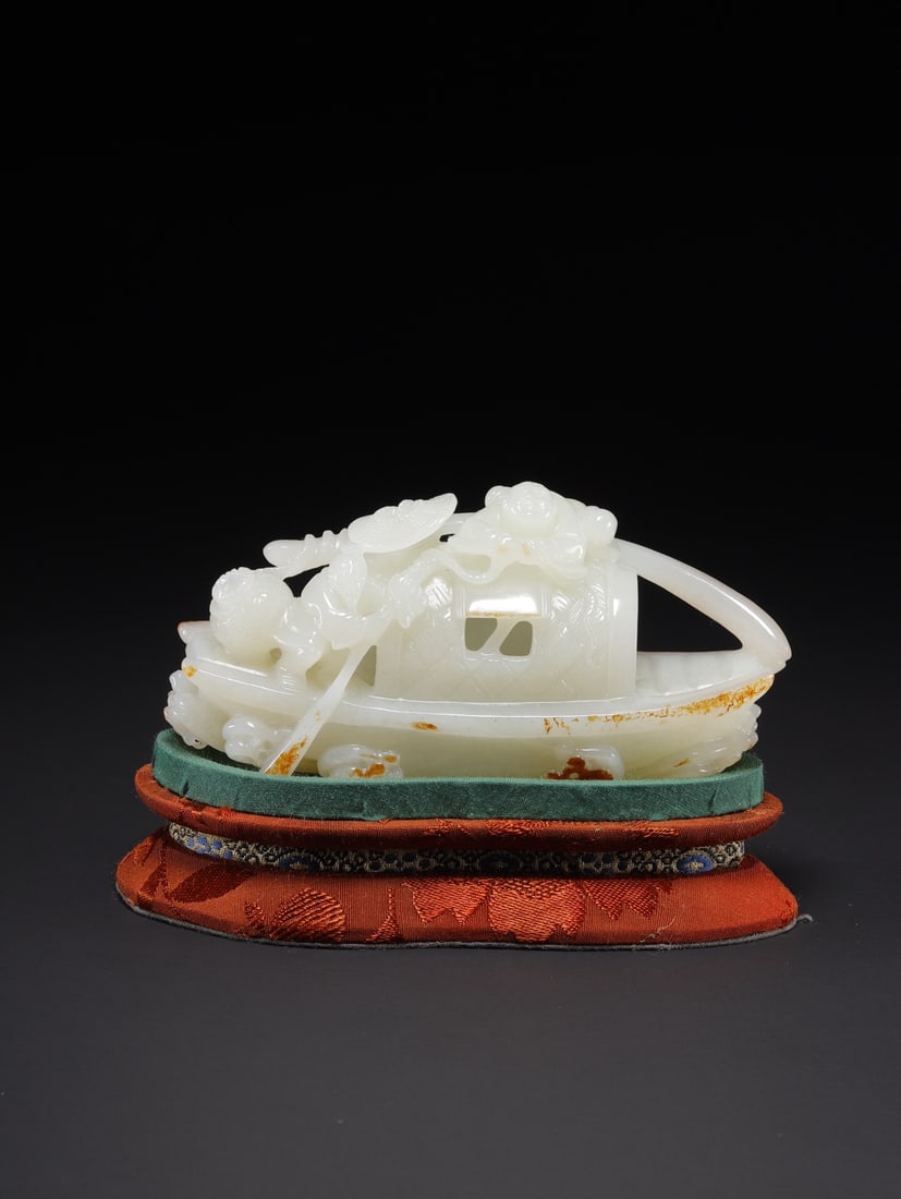 Hetian Jade Ornament: 11.3*4.2*5.5/227.2g