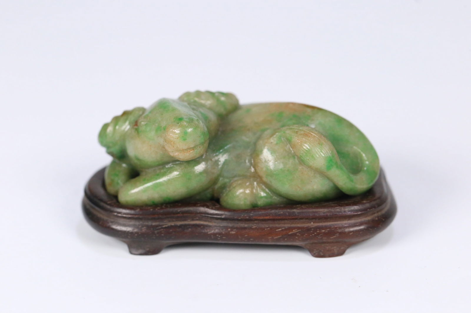 Qing Dynasty jade ornaments: 6.8*4.1*3.2/85.8g