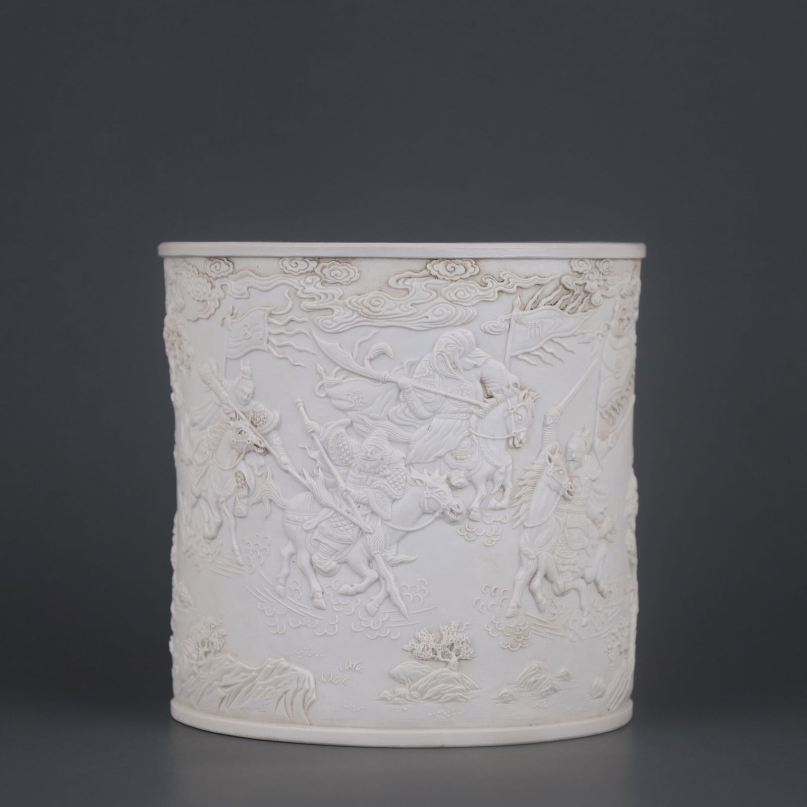 Qianlong -mark White Porcelain Brush Pot: 13.2*13.7