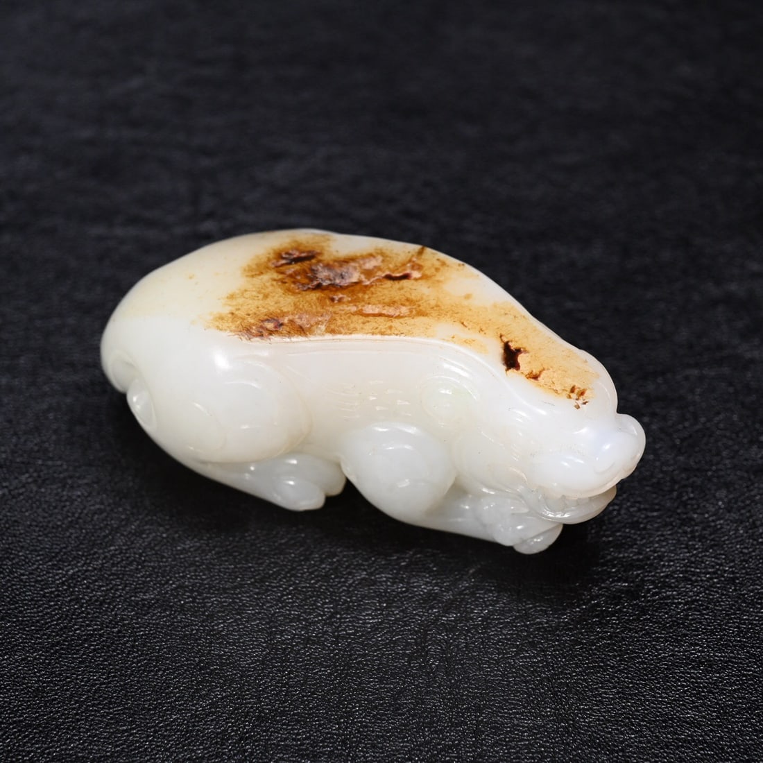 Hetian Jade Pebble Carving: 2.8*6.8*3.2/91g