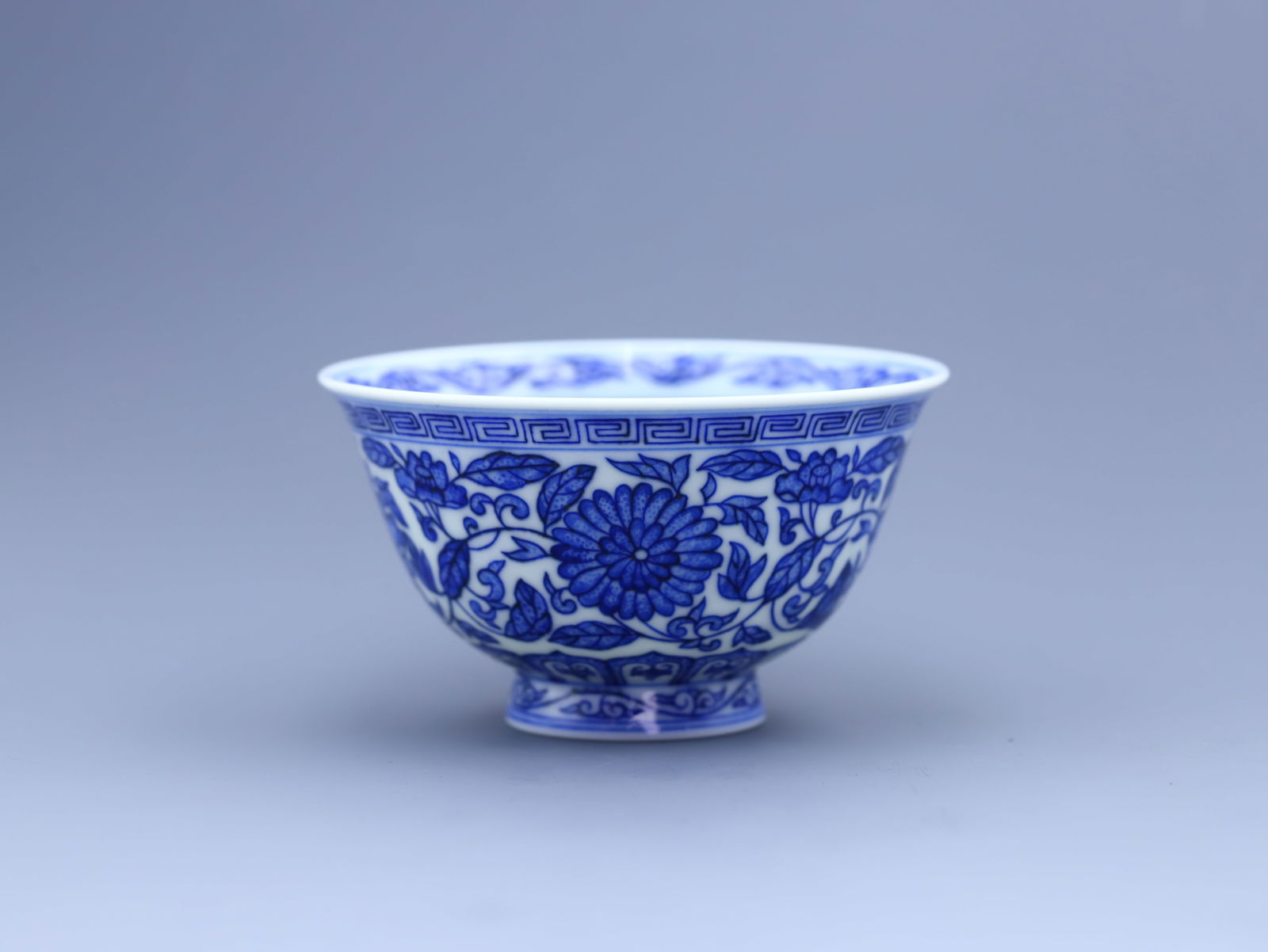 Qianlong -mark Blue and White Bowl: 5.2*9.3