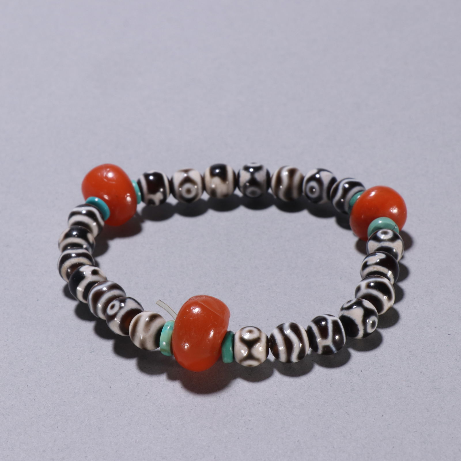 Dzi bead and Southern Red agate bracelet: 0.8/24g