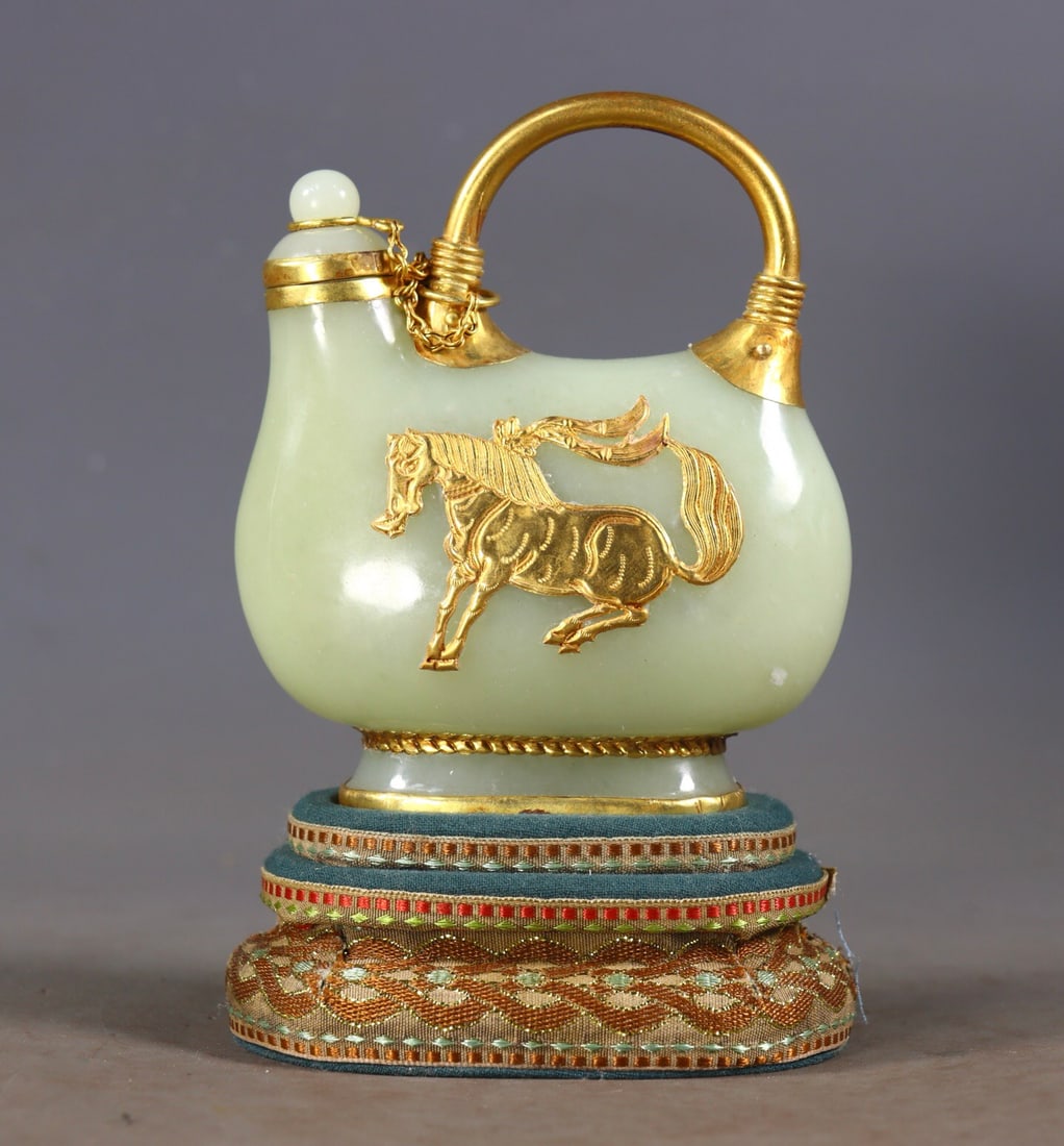 Hetian Jade Gold-Inlaid Teapot: 1 2.5*10*4/323g
