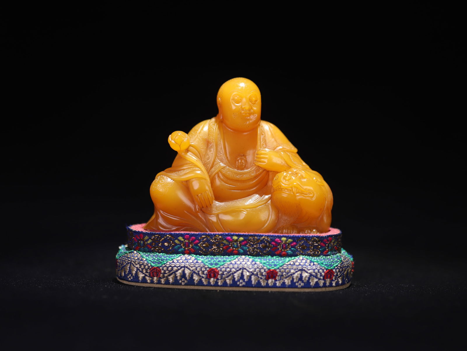 Qing Dynasty Tianhuang Stone Ornament: 7 .2*8.2*4/242.4g