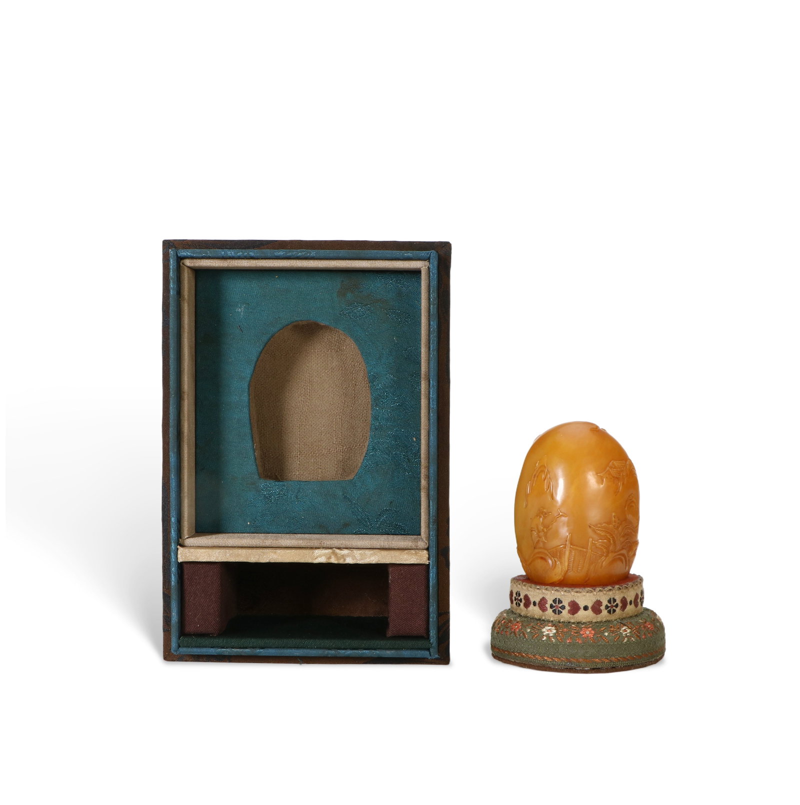 Chinese Cangshi carved Shoushan stone seal (1 of 6)