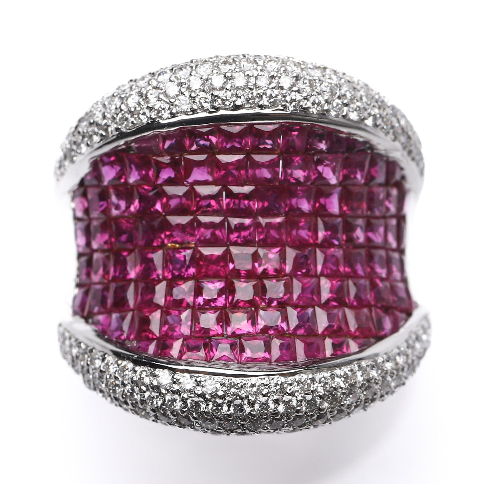 A 18K WHITE GOLD RUBY AND DIAMOND RING (1 of 7)