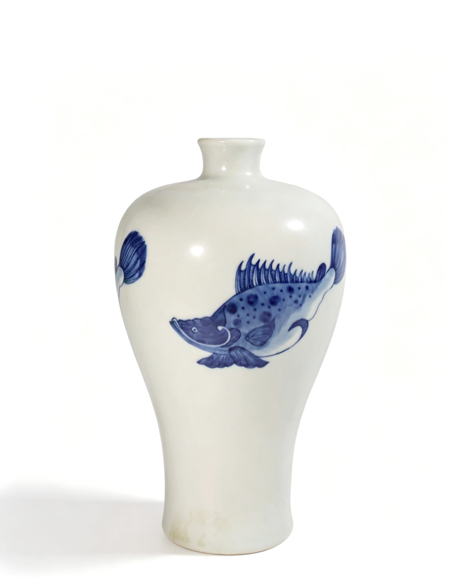 Chinese Qing Dynasty Blue and white plum vase with three fish design (1 of 6)