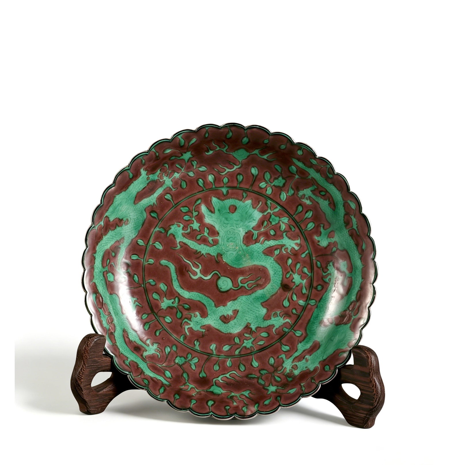 Chinese Qing Qianlong Mark Dragon Pattern Flower-Shaped Plate: Height 2.6 cm, Mouth Diameter 13.7 cm