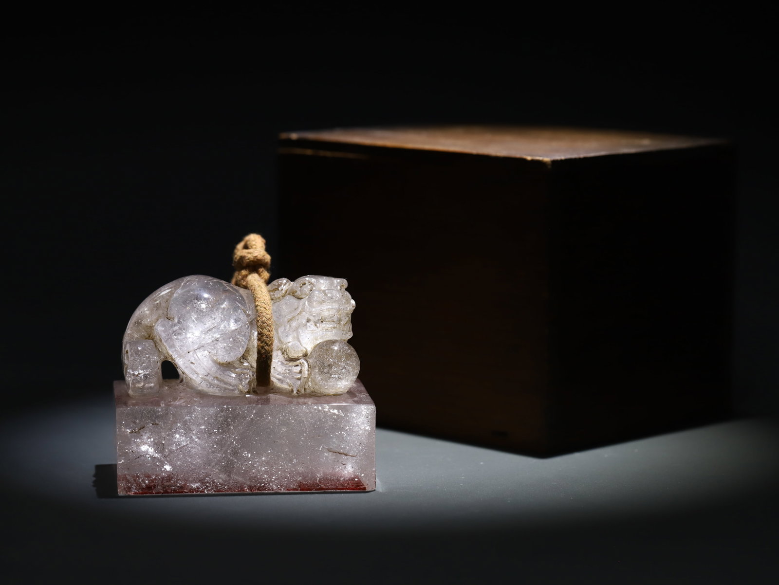 Chinese Qing Dynasty Crystal Auspicious Beast Button Square Seal (1 of 9)