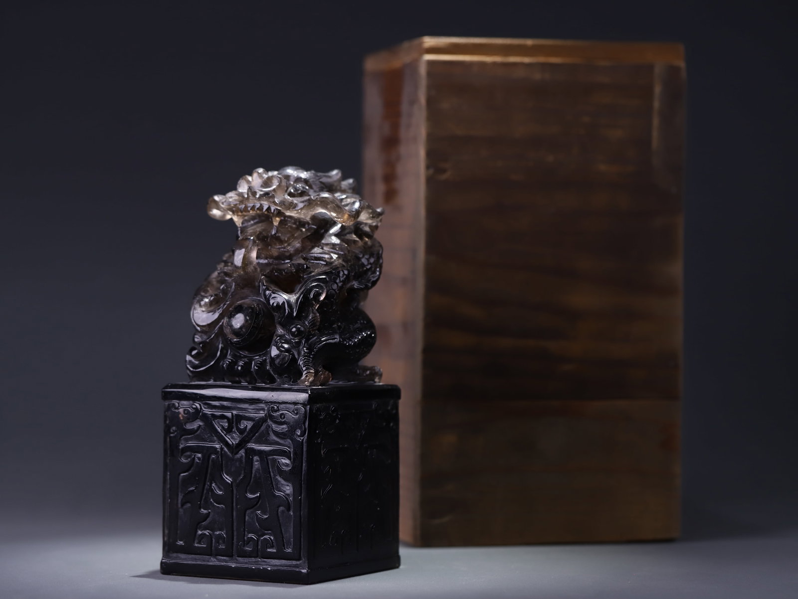 Chinese Qing Dynasty Tea Crystal Dragon-Shaped Seal (1 of 10)