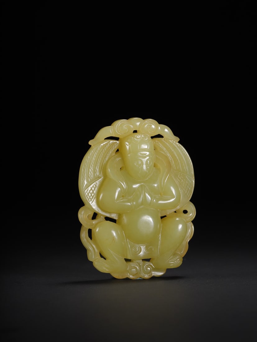 Chinese Hetian yellow jade Garuda pendant (1 of 10)