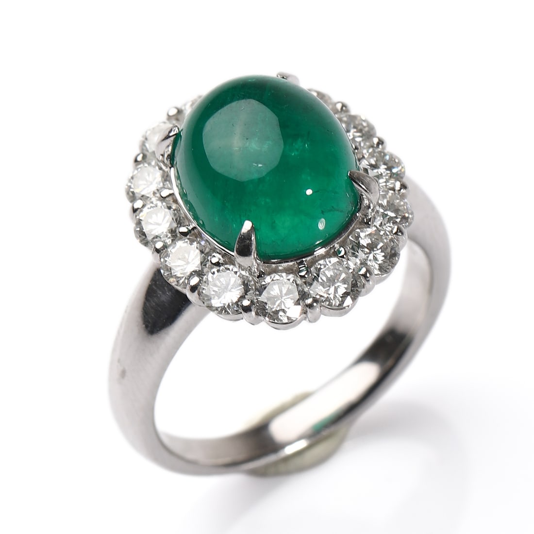 AN EMERALD AND DIAMOND RING - 2