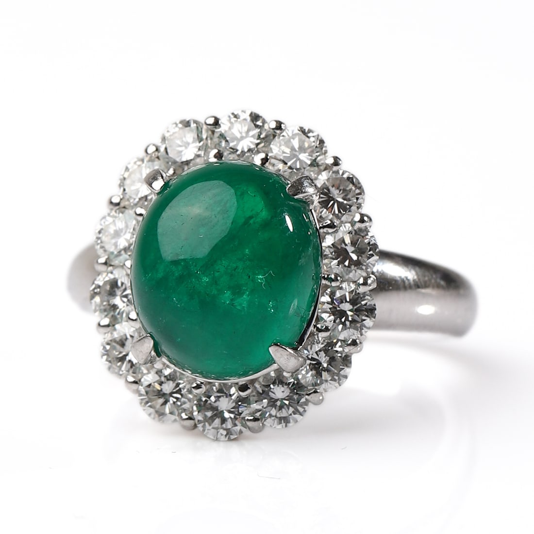 AN EMERALD AND DIAMOND RING - 3
