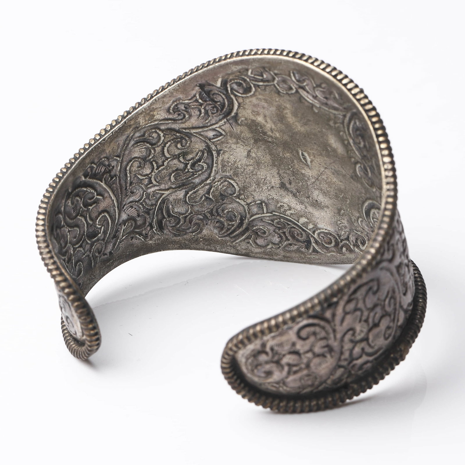 A SILVER DRAGON BRACELET - 3