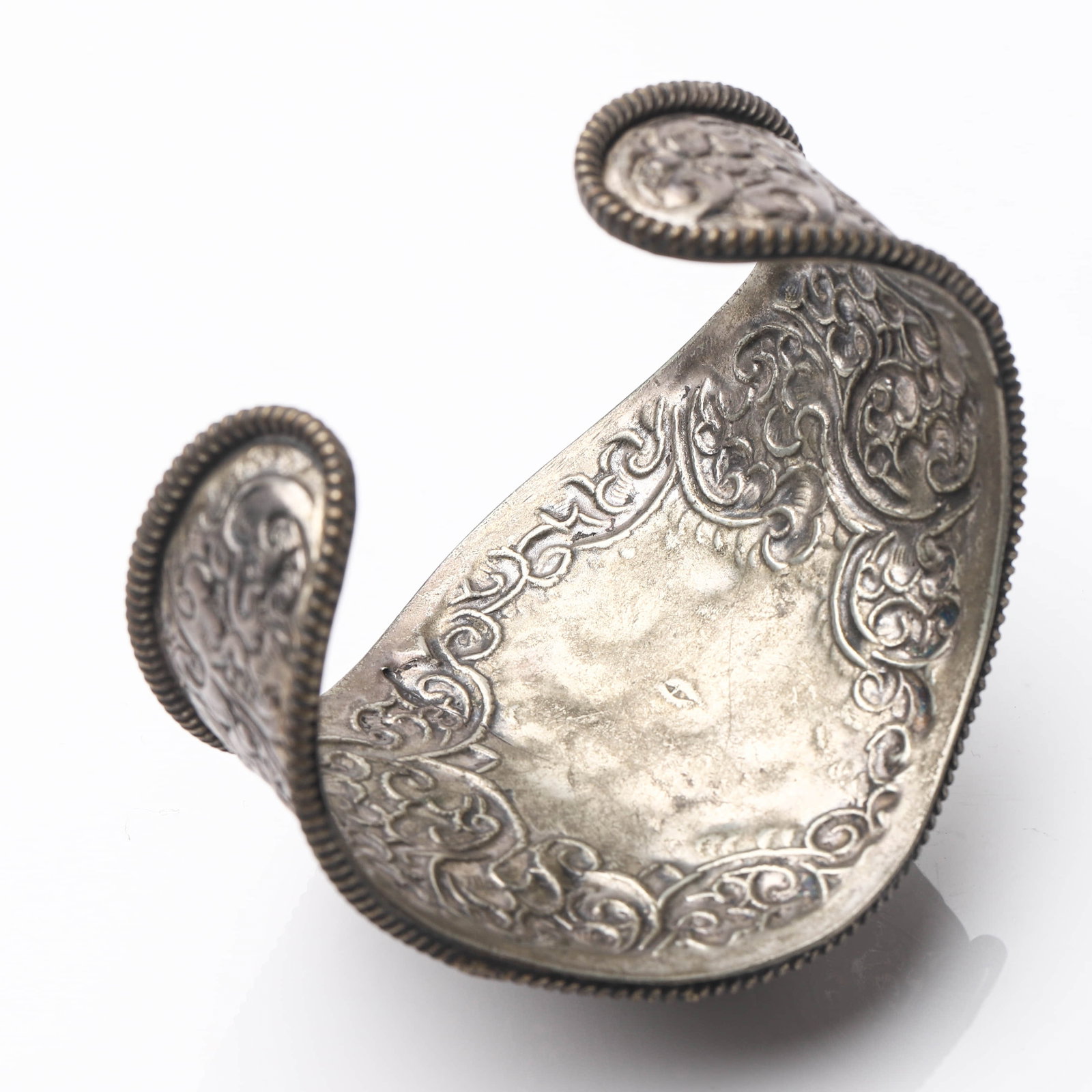 A SILVER DRAGON BRACELET - 6