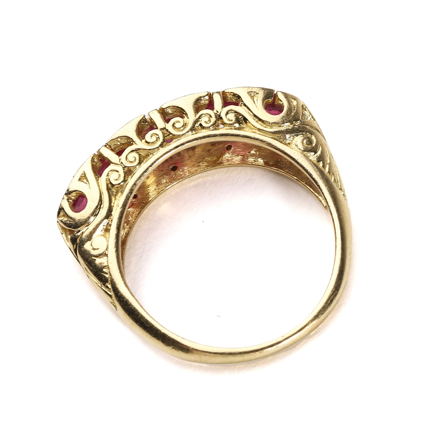 AN ANTIQUE RUBY AND DIAMOND FIVE-STONE RING, CIRCA 1900 - 5