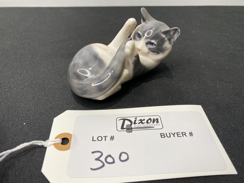 ROYAL COPENHAGEN CAT #727 ROYAL COPENHAGEN CAT #727 (1 of 4)