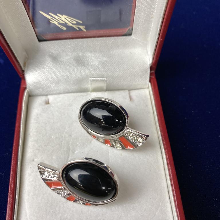 ERTE' EARRINGS CORAL AND ONYX SOLEIL NOIR SS: WITH BOX