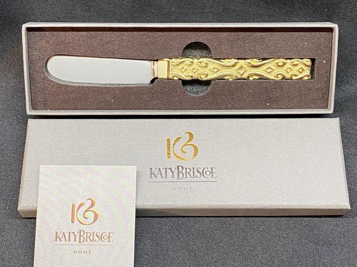KATY BRISCOE HOME SPREADER KNIFE WITH BOX NEW MODEL: MODEL BGL2100 Spreader knife 6.5 long Retail $110 NEW IN BOX