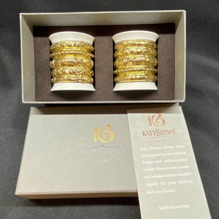 KATY BRISCOE HOME SALT & PEPPER WITH BOX NEW MODEL: MODEL BGL1420G Salt & Pepper Set, White and Gold 2"W 2.25" H Retail $380 NEW IN BOX