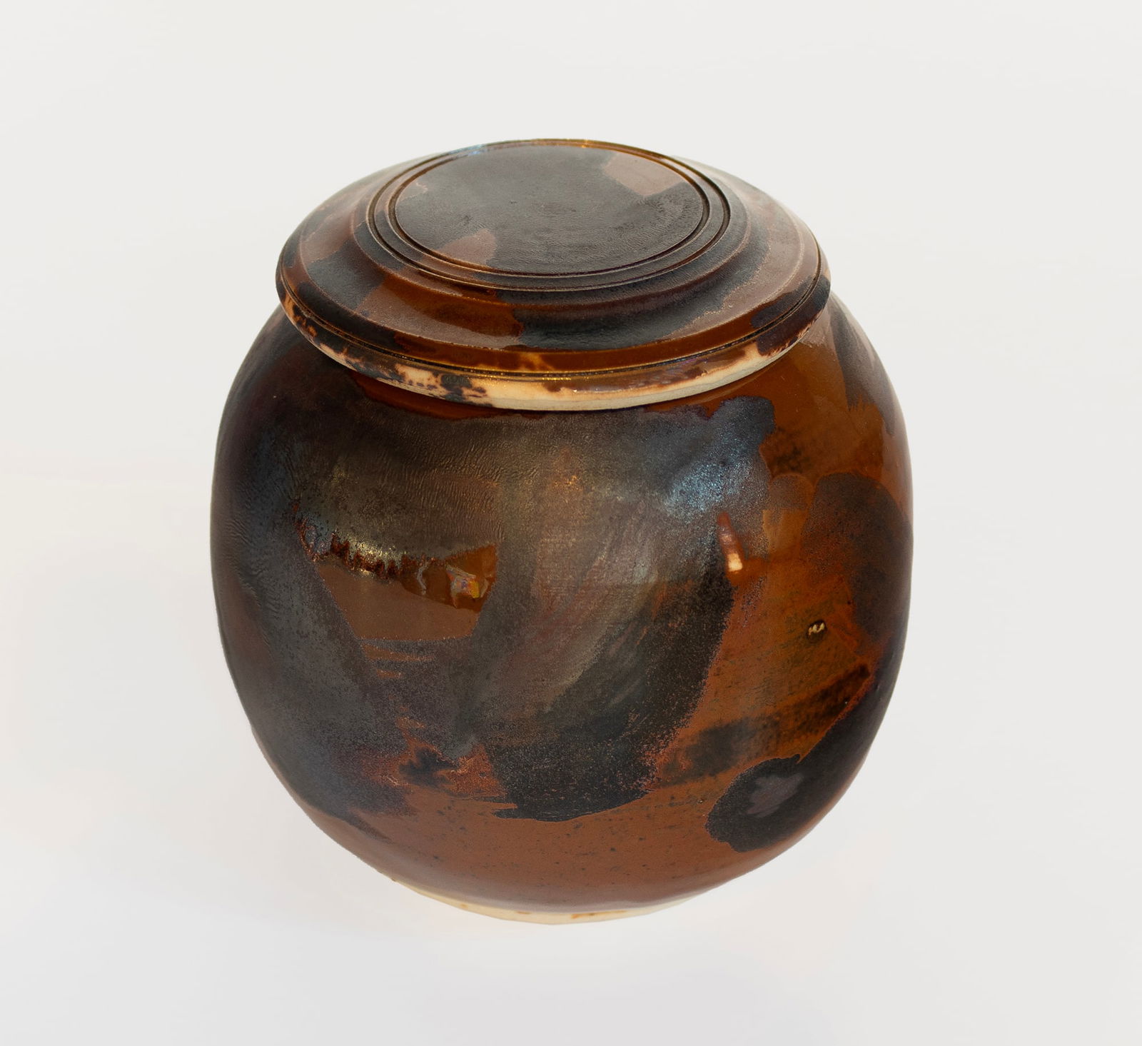 Fred Robert Wilson, 1932-2012, untitled: Fred Robert Wilson1932-2012untitled2000sceramic lidded vessel (glazed interior)4-3/8 x 4-1/4 x 4-1/4 inchessignedFred Robert Wilson moved to Albuquerque, New Mexico in 1975 bringing with h