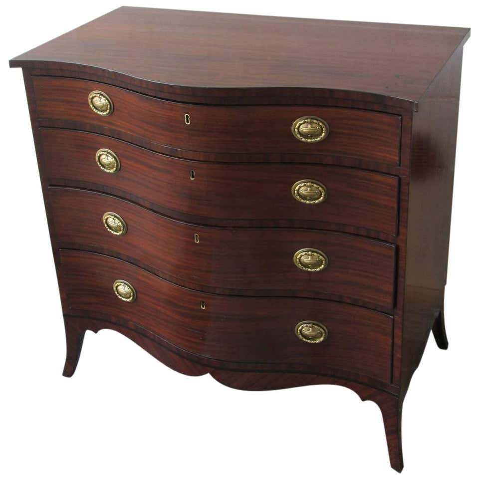 18th C English Mahogany Serpentine Chest of Drawers (1 of 7)