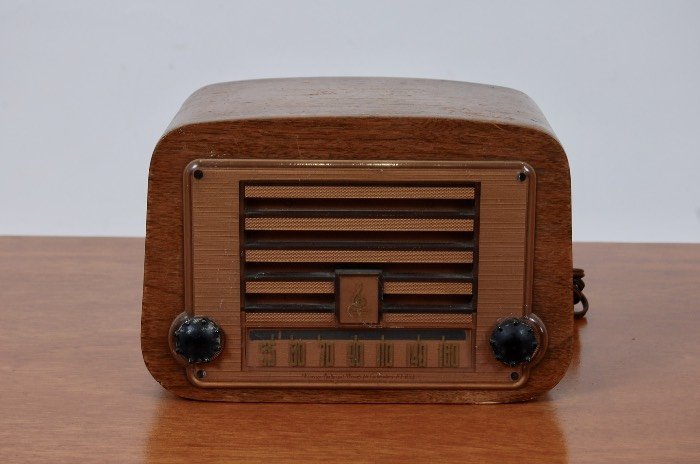 Early Charles and Ray design Eames Emerson Radio  #2 (1 of 4)