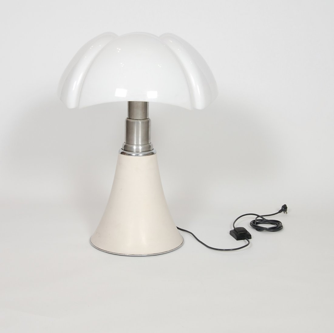 Original 1960s Gae Aulenti "Pipistrello" Table Lamp (1 of 3)
