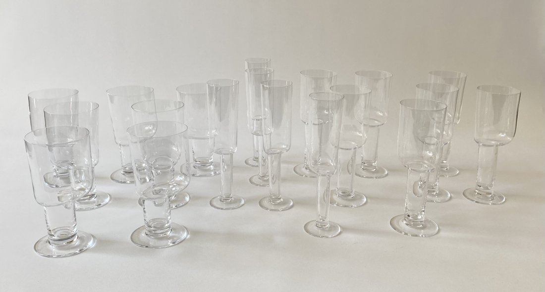 19 Carlo Moretti Stemware Drinking Glasses Italy: Set of Moretti glassware consisting of 7 water glasses, 5 champagne glasses and 7 wine glasses all signed on the base.