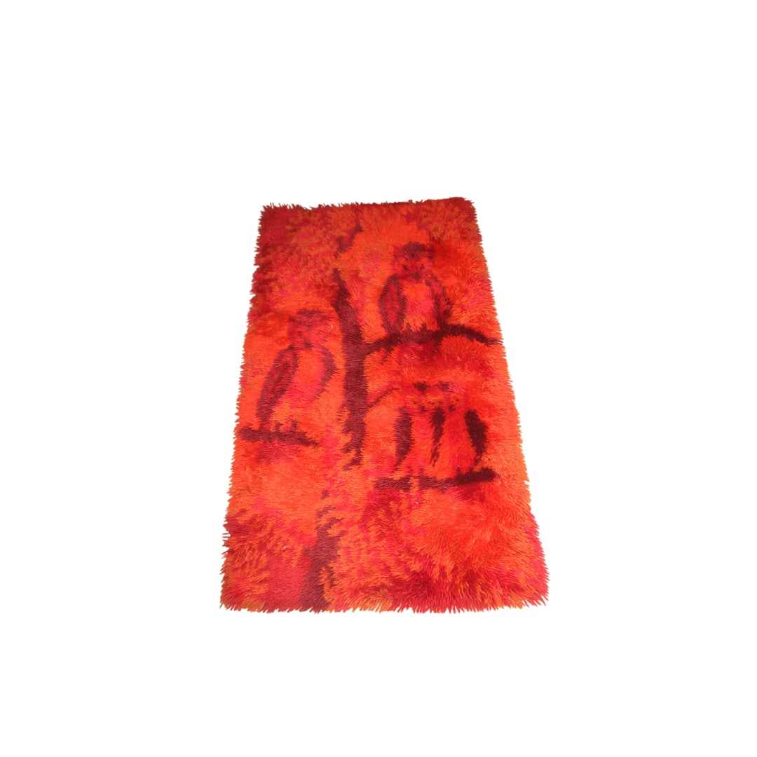 EGE RYA '3 Owls' Hanging Smyrna Carpet, Denmark: EGE RYA '3 Owls' Hanging Smyrna Carpet, Denmark c. early 1970s. Hand tied wool wool carpet. No stains No discoloration. Colors are bright and no snags Measures 47" x 27" x 1" Condition is excellent wi