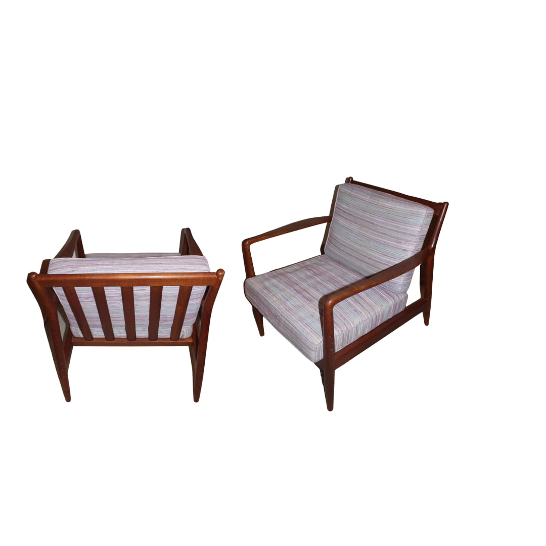 Open Frame Arm Lounge by Folke Ohlsson for DUX, Sweden: Open Frame Arm Lounge by Folke Ohlsson for DUX, Sweden Made for the US market this model is in excellent condition with what appears to be vintage upholstery and a teak frame Measures 31"x 27" x 27" S