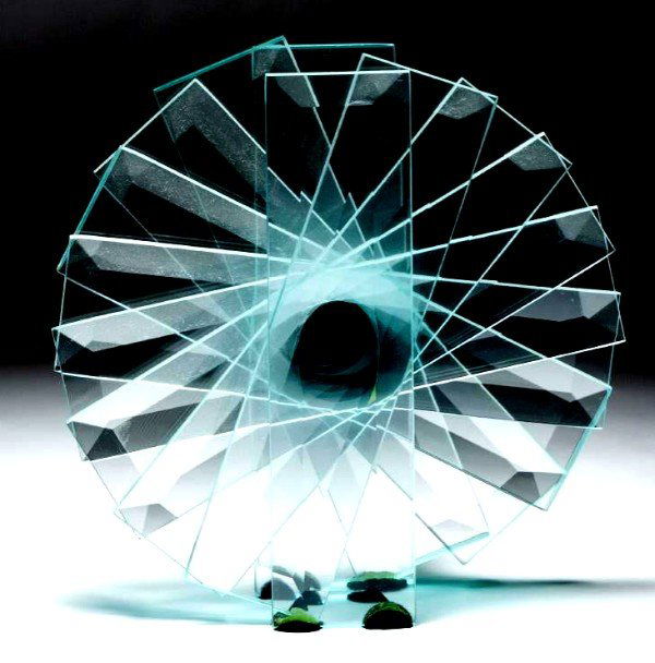 BILSKY / Wheel / signed Glass Sculpture: Original sculpture of a spiral wheel made of glass with 8.5 inch diameter by American sculptor Jeph Bilsky (1962-2013). Signature etched in glass. Private collector acquisition.