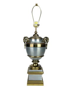 Large Chapman Rams Horn Brass Table Lamp: Heavy brass and metal lamp with stylized rams horns and urn shape body. Made by Chapman, 1975. Measures 35" x 12" x 7" total with finial and harp.