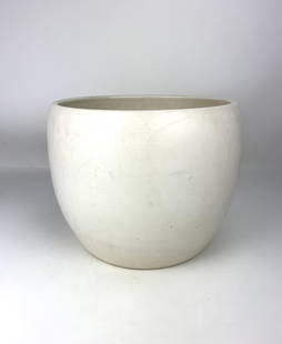 Mid Century Gainey Ceramics White Glaze Planter: Large heavy planter in white glaze by Gainey Ceramics of California. Measures 12 1/4" x 17" with 13" opening.