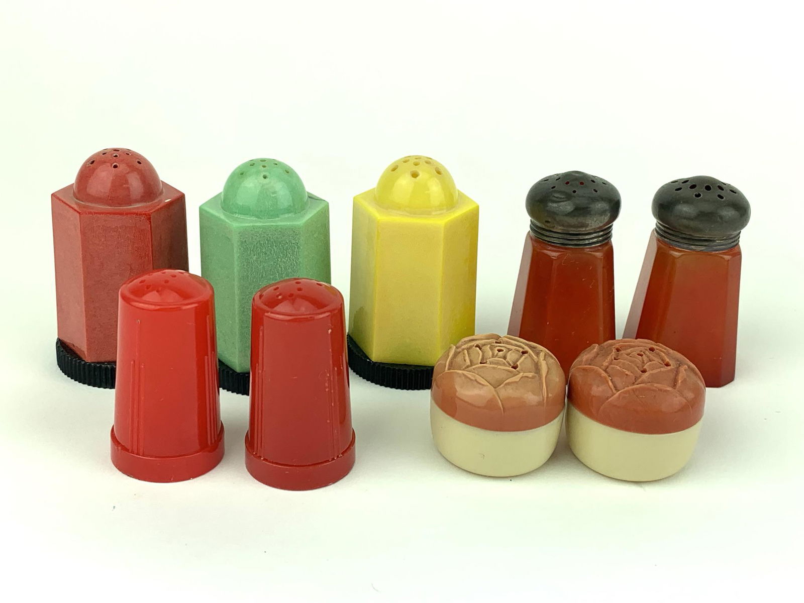Art Deco Bakelite Salt & Pepper Shakers Lot (1 of 5)