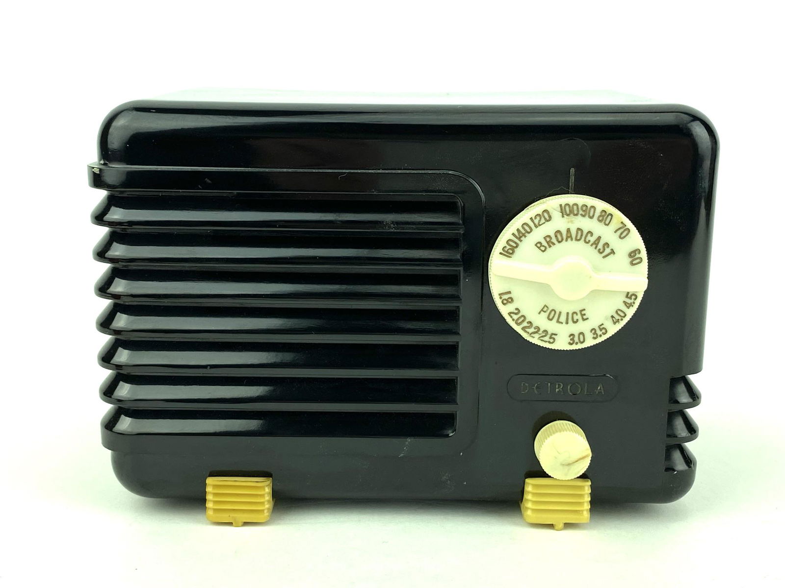 Detrola Pee Wee Model 197 Bakelite Tube Radio (1 of 8)