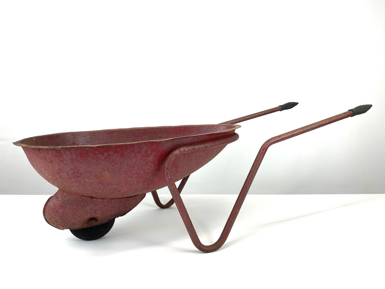 Art Deco Streamline Wheel Barrow (1 of 10)