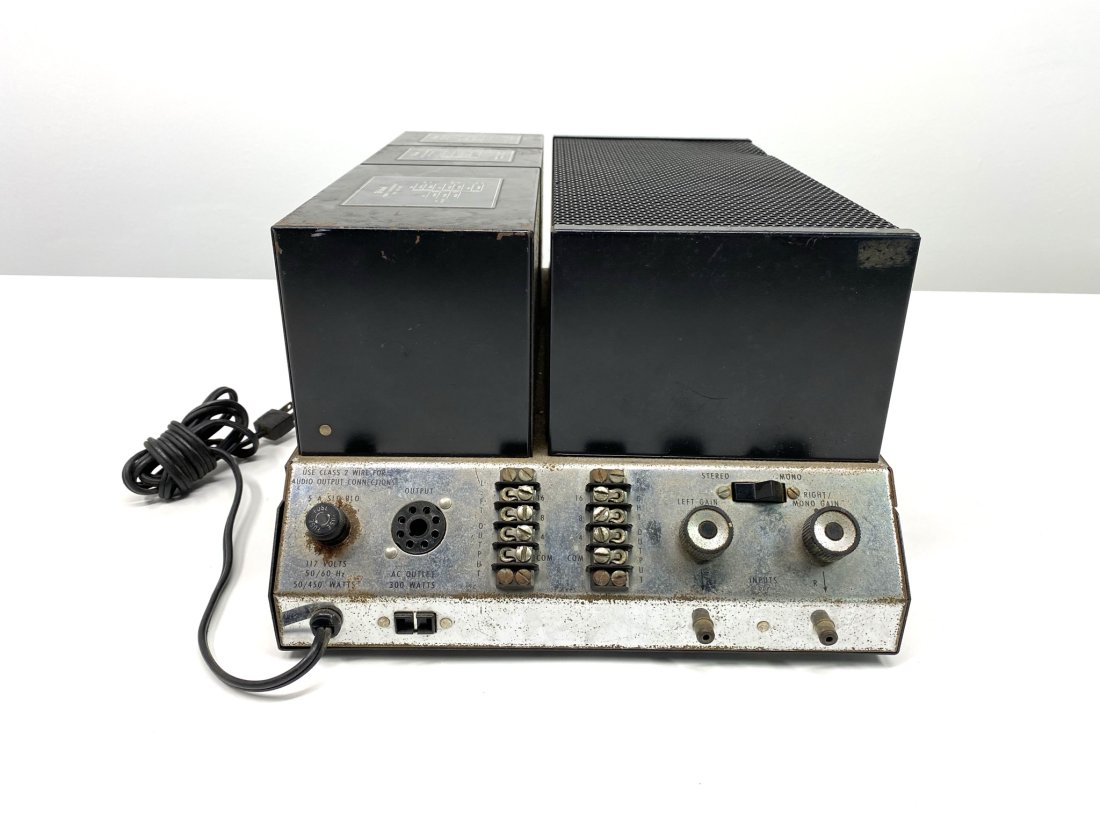 McIntosh MC 2100 Power Amplifier (1 of 9)