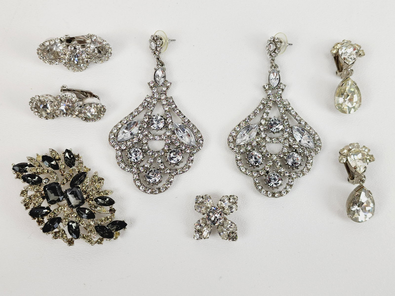 5 Vintage Rhinestone Earrings & Brooch Pins Hattie Carnegie (1 of 8)