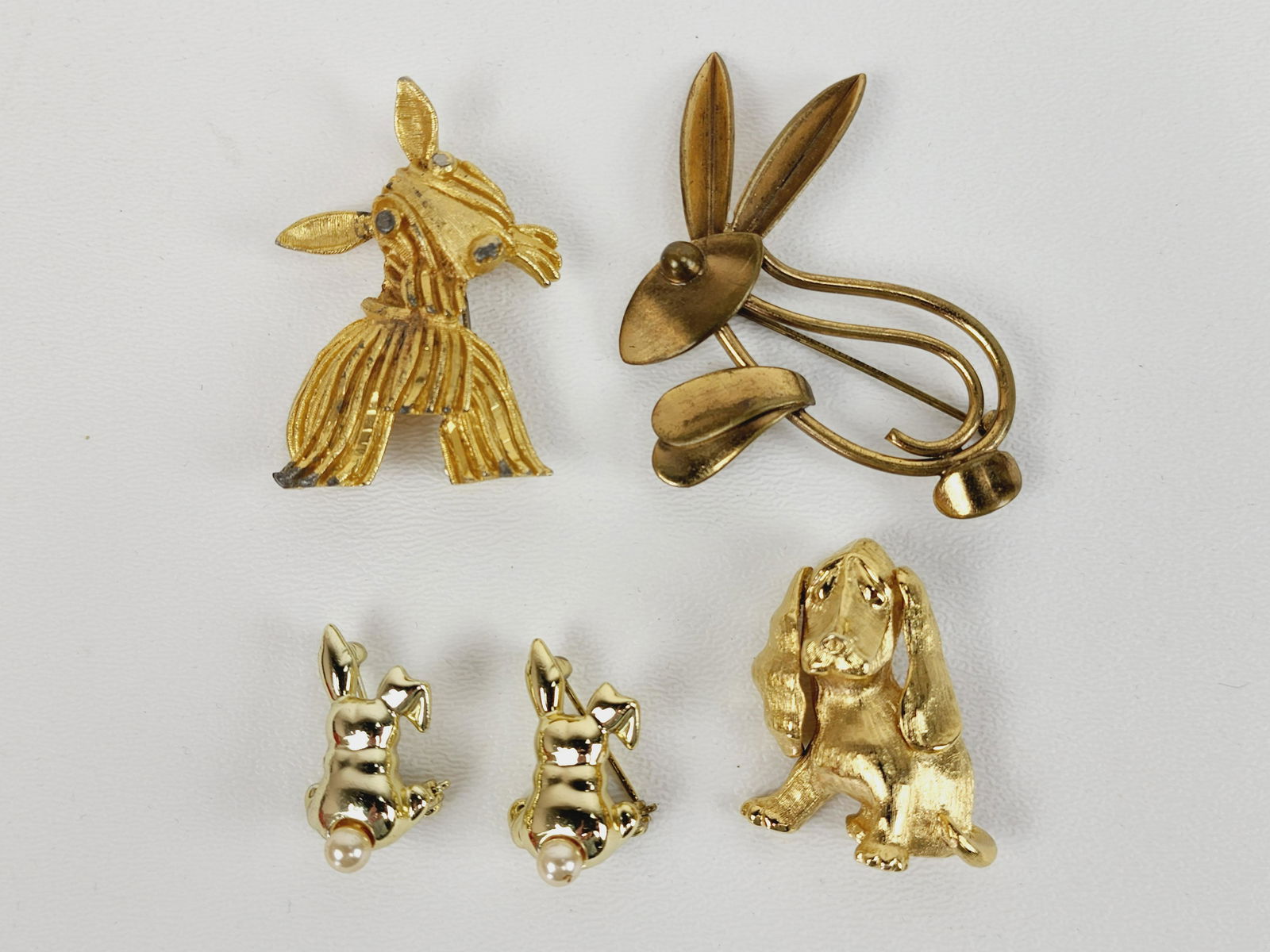 5 Vintage Mid Century Puppy & Bunny Brooch Pins (1 of 5)