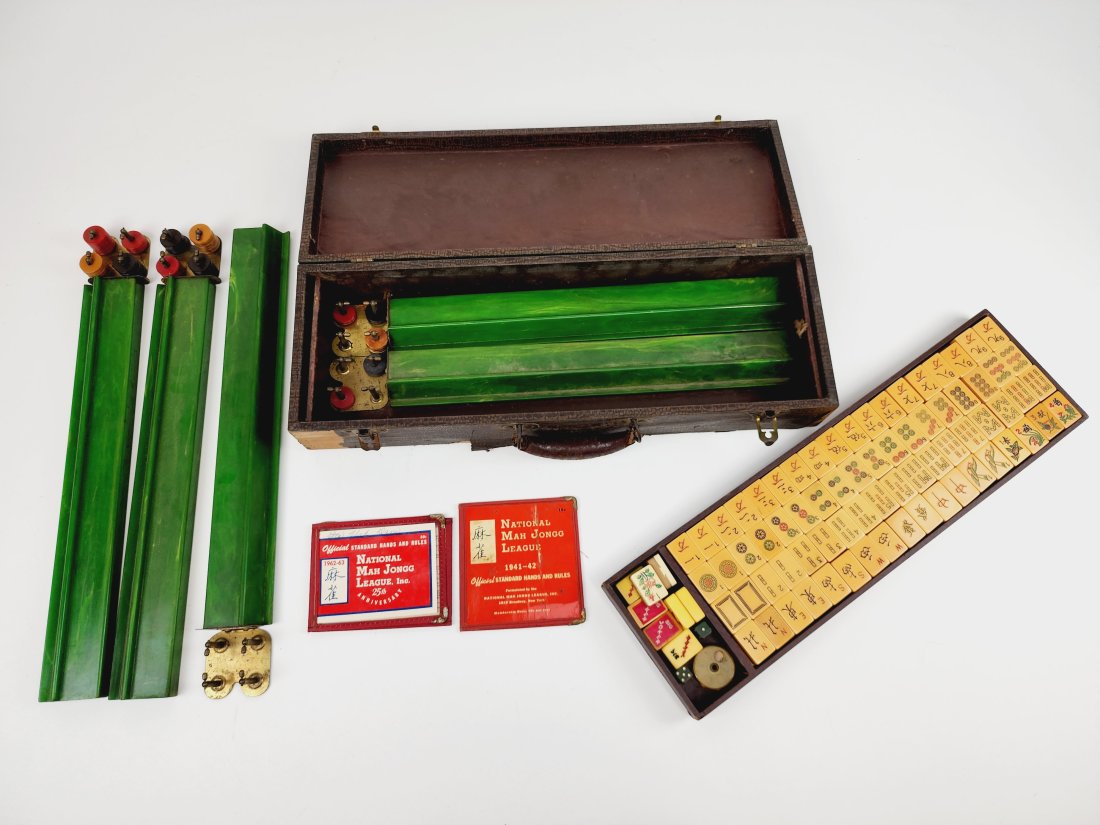 Vintage National Mahjong League Bakelite Game Set (1 of 8)