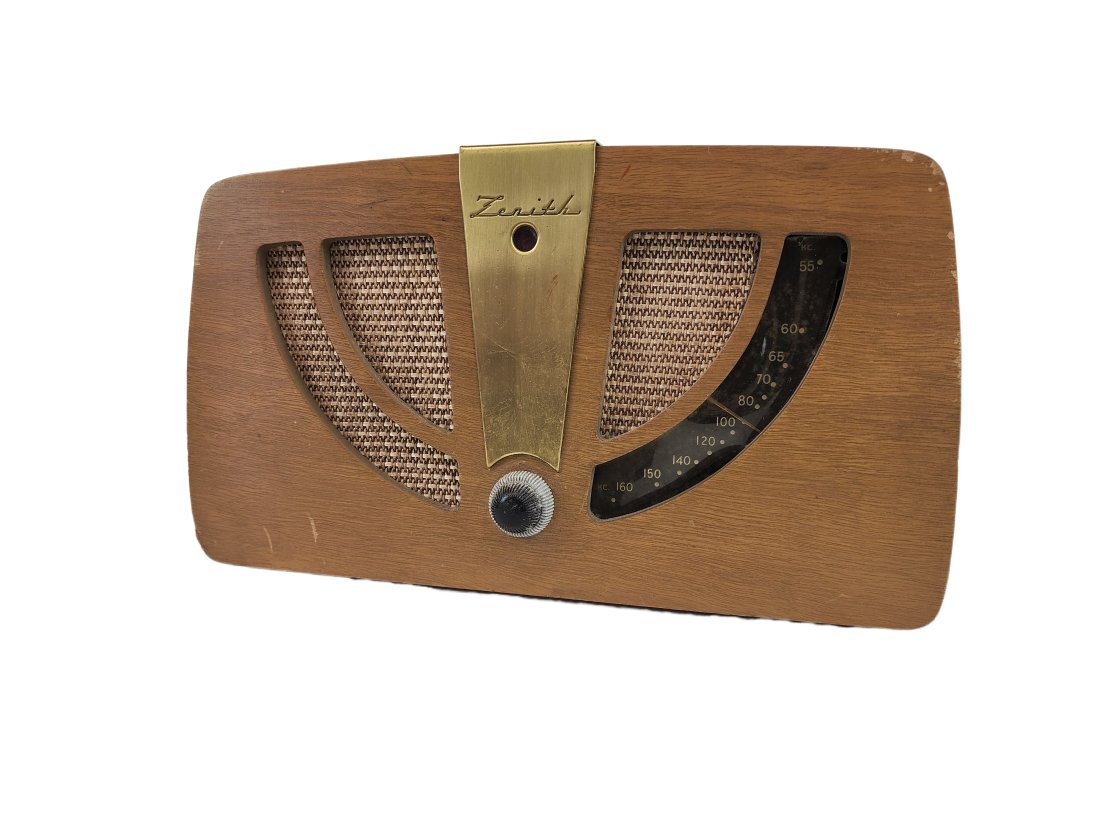 Vintage Charles & Ray Eames Zenith Radio model 6D030 (1 of 8)