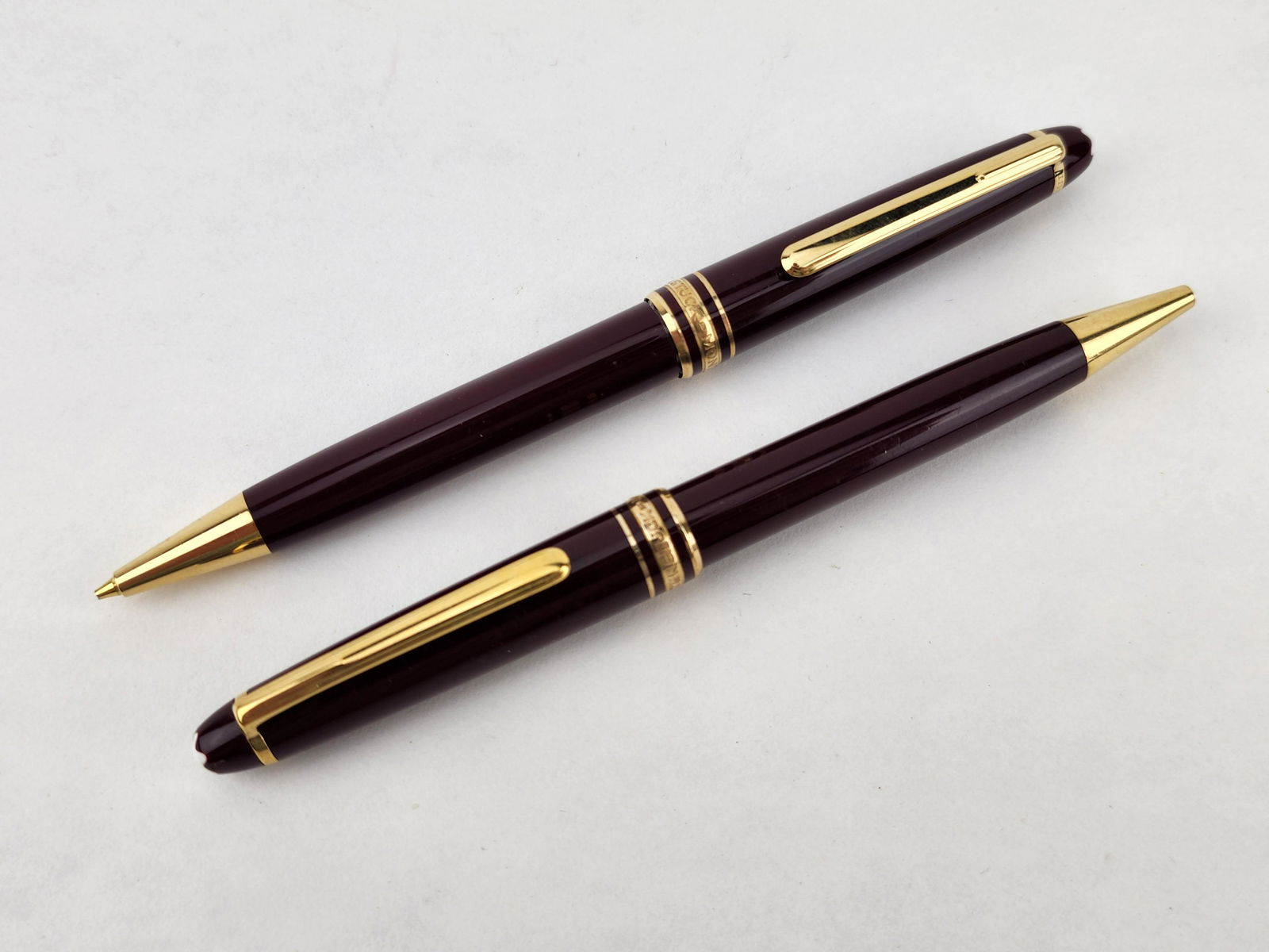 Mont Blanc Burgundy Classic Pen & Pencil Set (1 of 8)