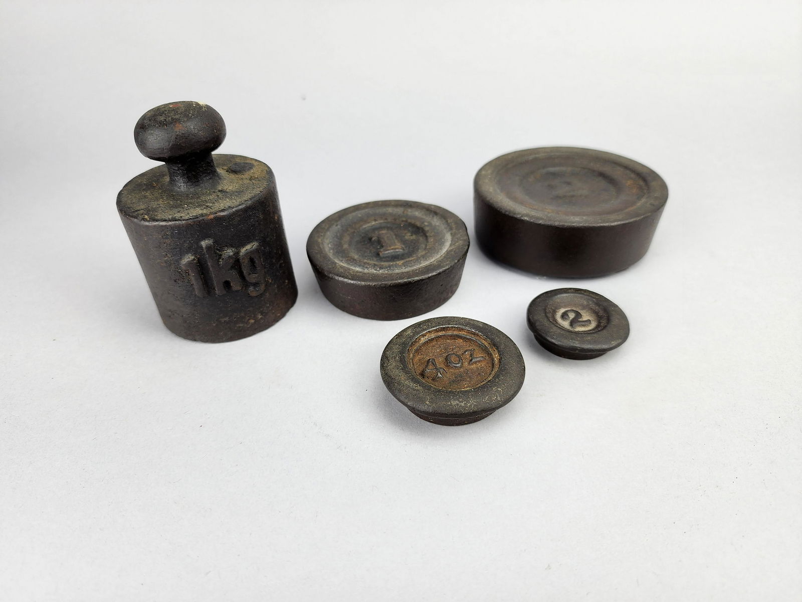 Antique Cast Iron Scale Weight Lot (1 of 4)
