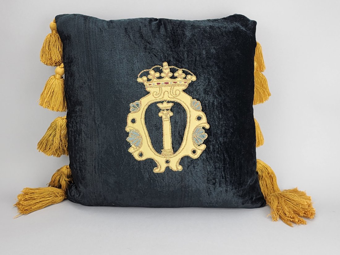 Vintage Plush Velvet Crest Throw Pillow: Vintage velvet crest decorative pillow with gold tassels. Unknown maker. Goose down pillow insert. Measures 15" x 15" x 7".