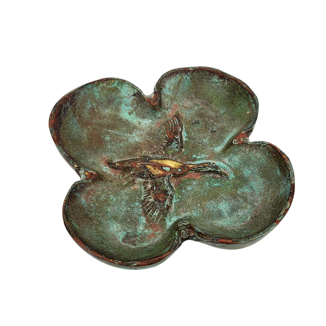 Vintage Virginia Metalcrafters Bronze Duck Tray: Vintage trinket or ashtray with duck in flight and clover shape in bronze by Virginia Metalcrafters. Stamped on bottom. Measures 4 1/4" x 5"