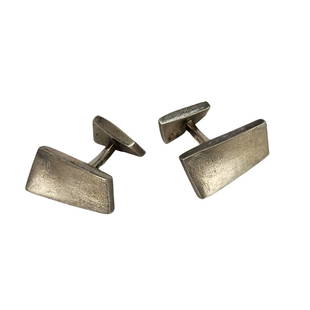 Frank Gehry for Tiffany & Co. Sterling Silver Cufflinks: Pair of modernist sterling silver cufflinks by Frank Gehry for Tiffany & Co. Stamped on side. Measure 3/4"