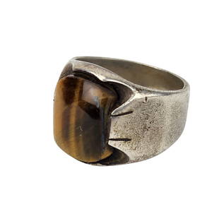 Vintage Mexican Silver Tigers Eye Ring: Vintage chunky Mexican .925 silver ring with tigers eye agate stone center. Stamped inside. Measures 1 1/8" x 3/4"